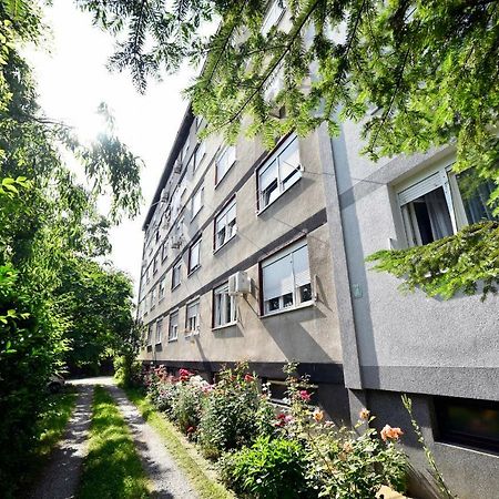 Hella 2 Apartment Загреб Екстериор снимка
