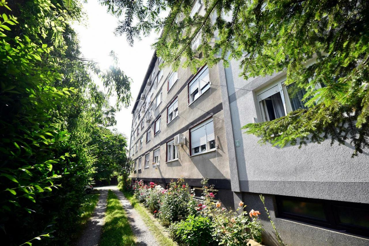Hella 2 Apartment Загреб Екстериор снимка