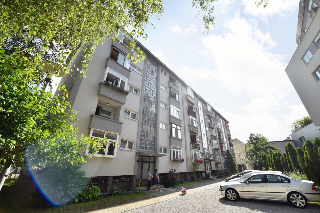 Hella 2 Apartment Загреб Екстериор снимка